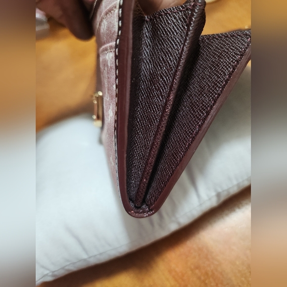 Authentic Louis Vuitton Monogram Idylle Pattern Sarah Wallet ( Mini Lin) - Picture 9 of 14